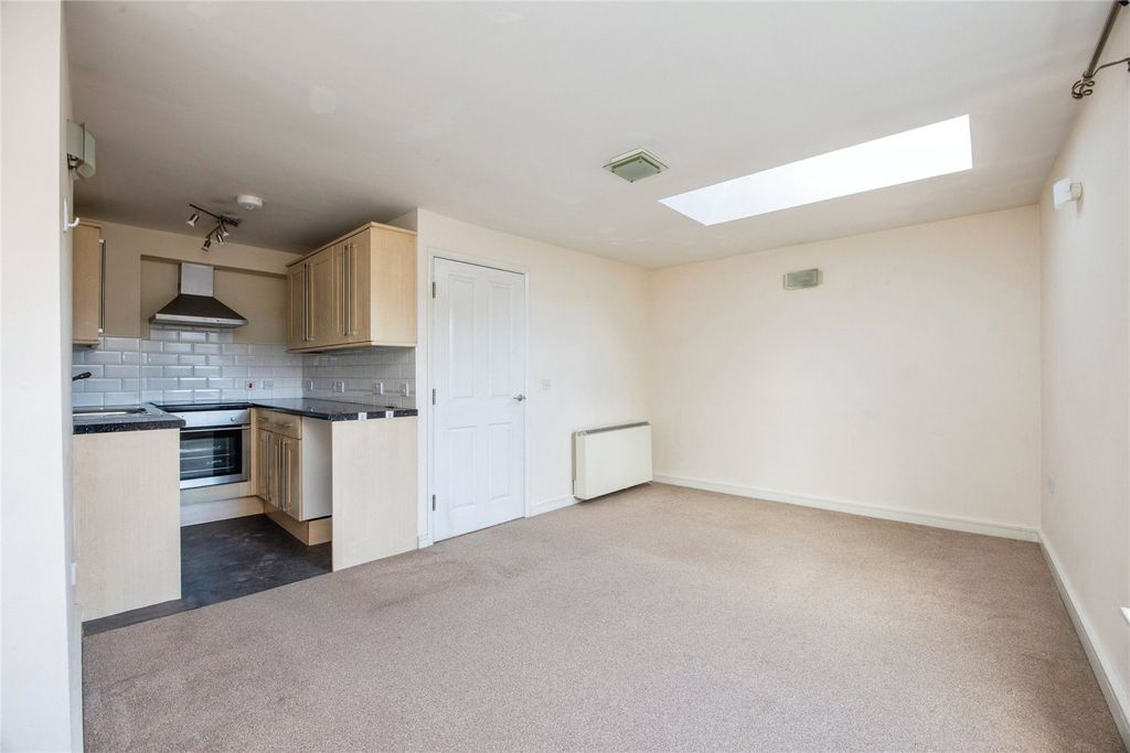 Property photo 3 of 17 Picture No. 12