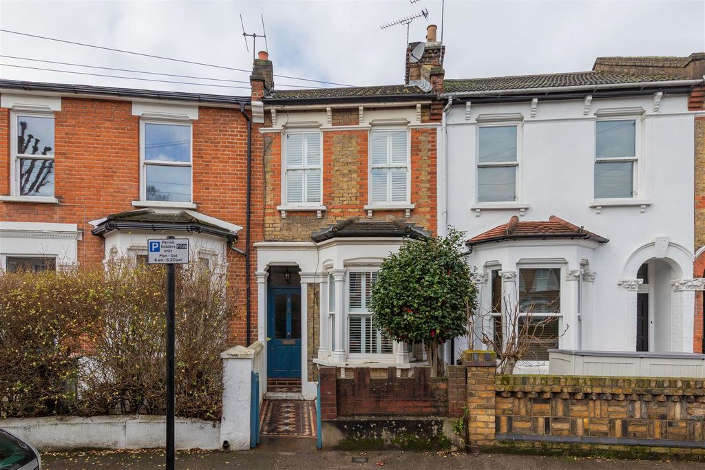 Property photo 1 of 47 Ridley Road, E7