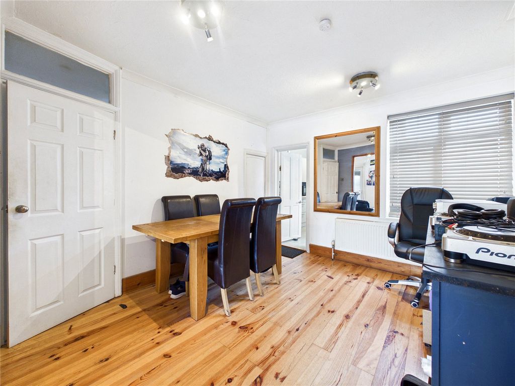 Property photo 3 of 14 Picture 3