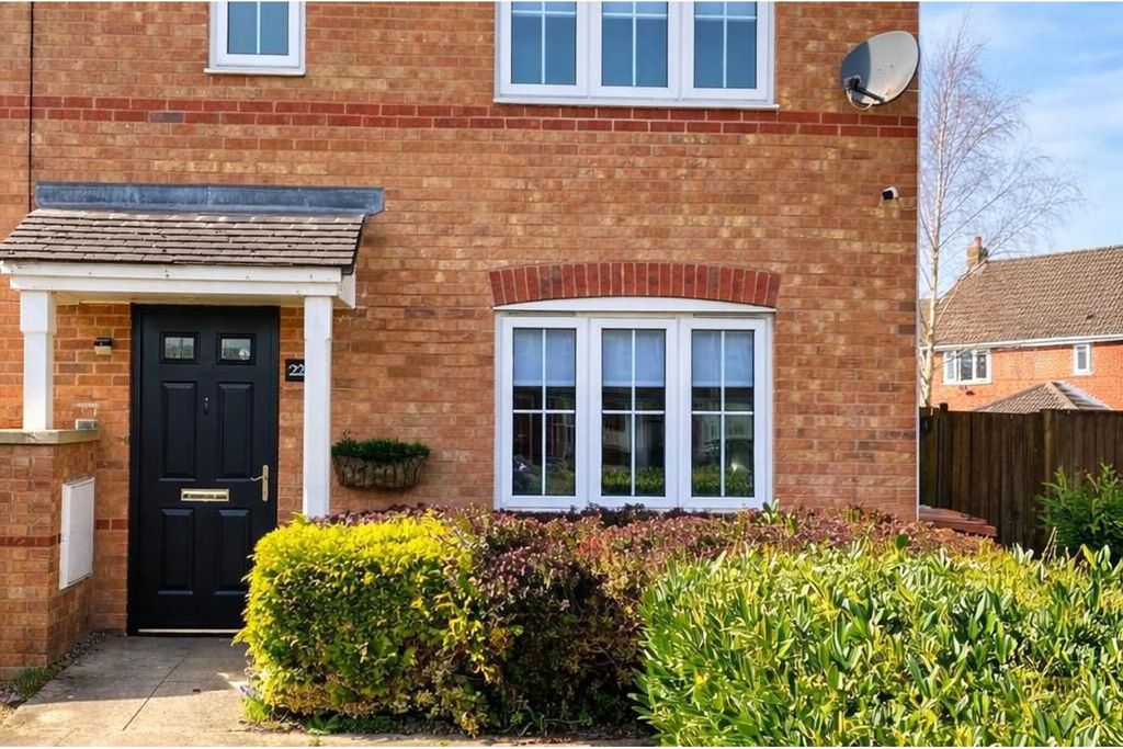 Property photo 2 of 18