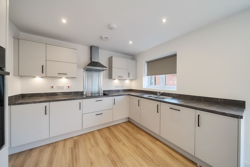 Property photo 2 of 21 Image