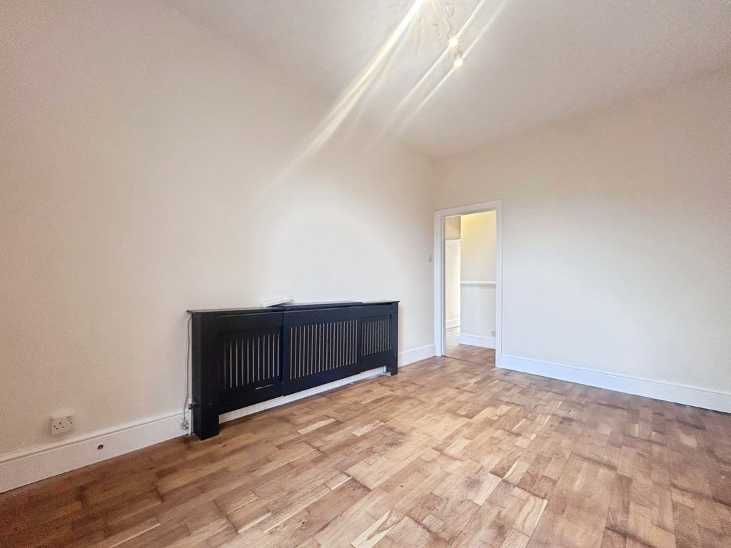 Property photo 2 of 15 Cf4799Aa-Image00019