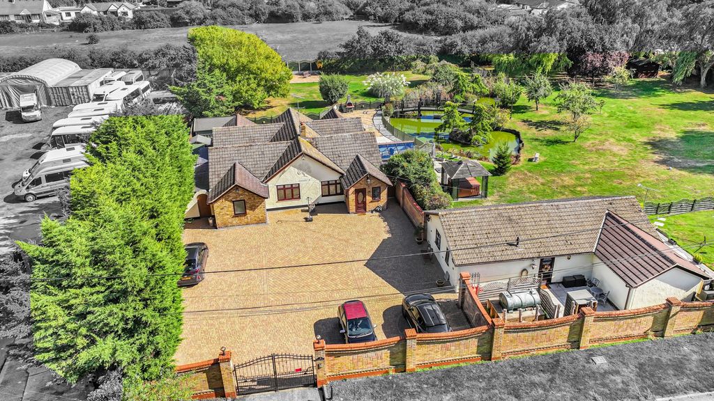 Property photo 2 of 49 5442034