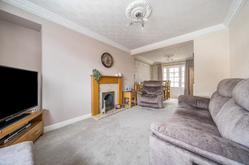 Property photo 3 of 21 1371207-15-68F61Ff9278De