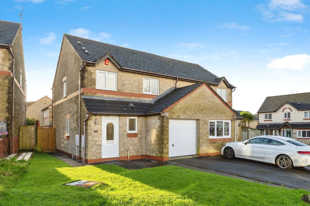 Property photo 1 of 18