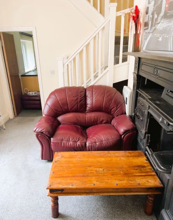 Property photo 2 of 5
