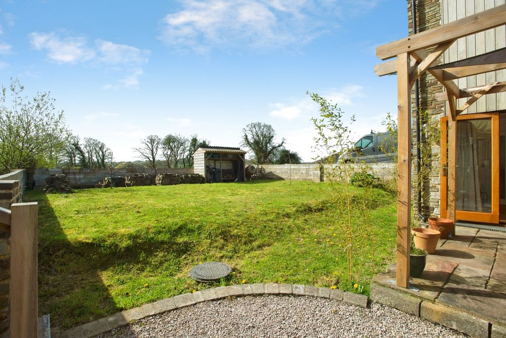 Property photo 3 of 20 Garden