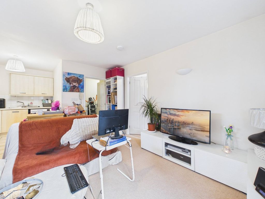 Property photo 3 of 8