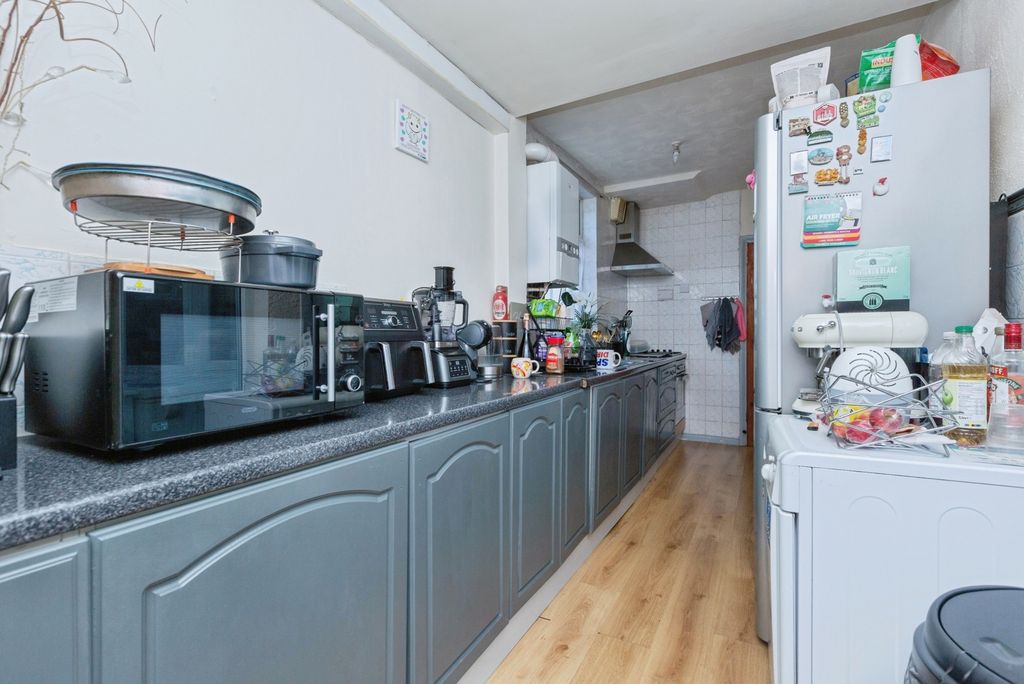 Property photo 3 of 16 Photo