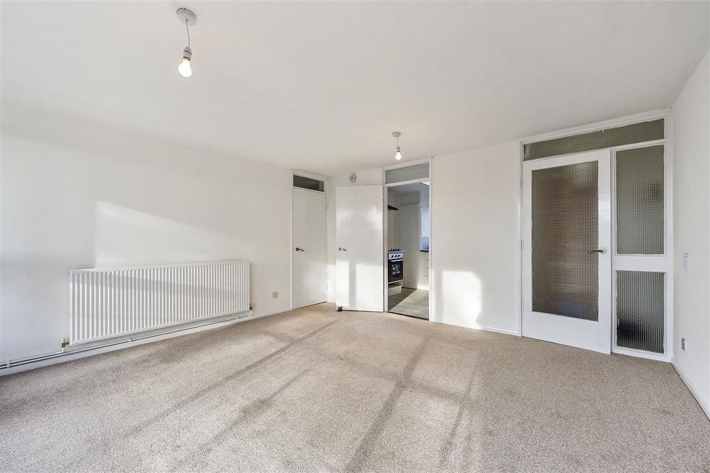 Property photo 3 of 19 Ph4_6345522.Jpg