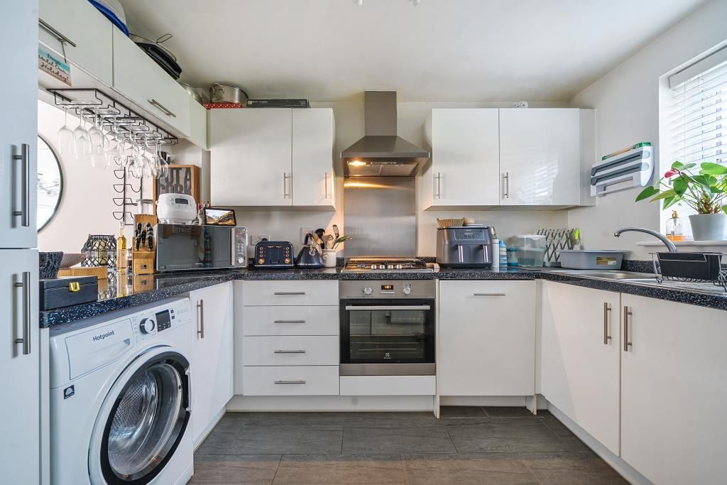 Property photo 3 of 20 Kitchen