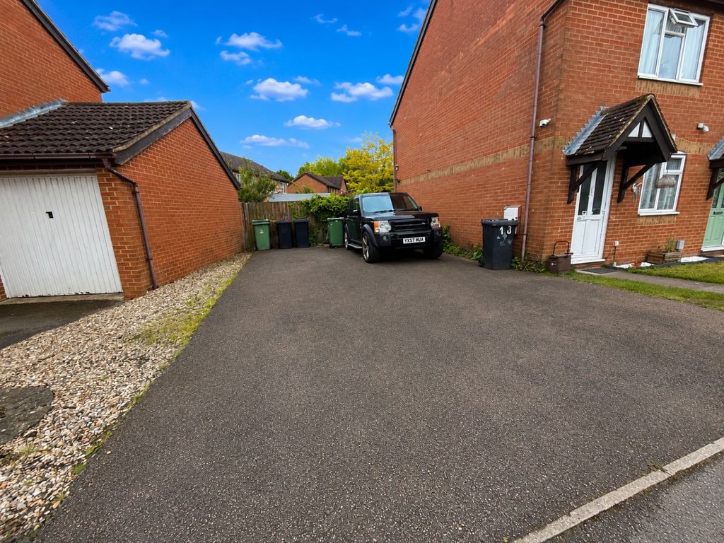 Property photo 2 of 13 5121952