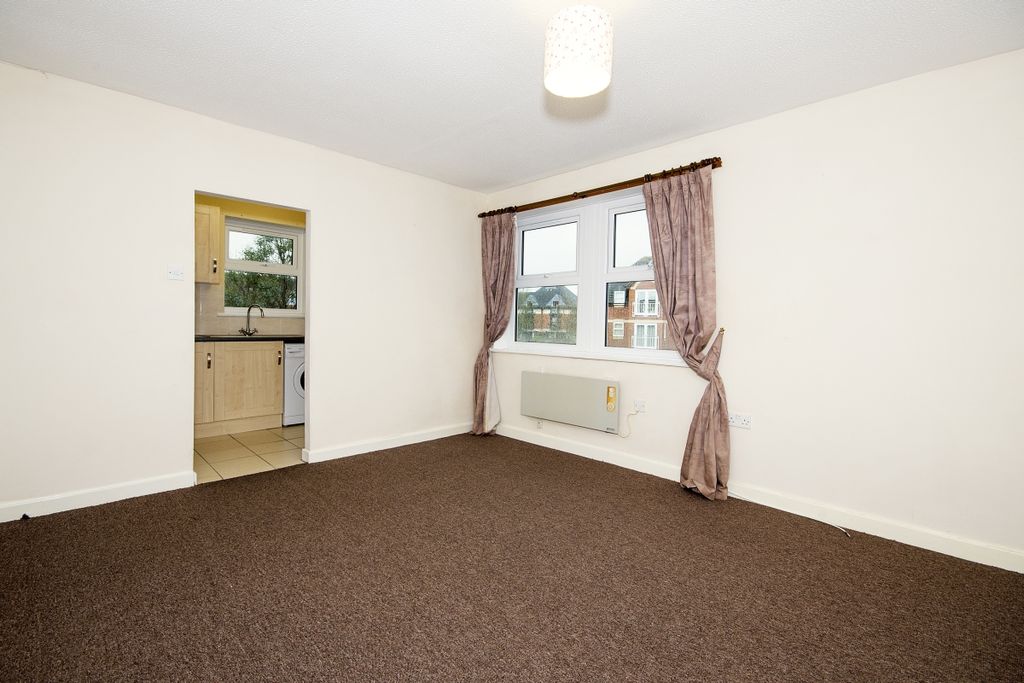 Property photo 3 of 8 Image (106)