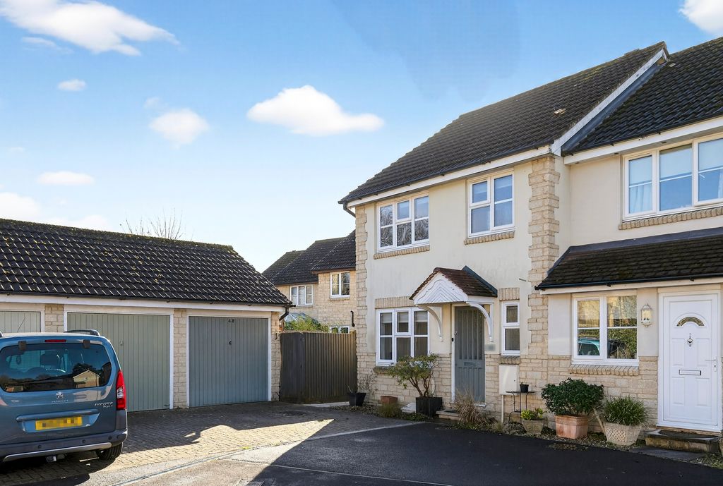 Property photo 2 of 20