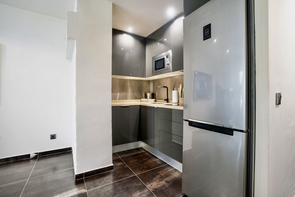 Property photo 2 of 13 Photo 1