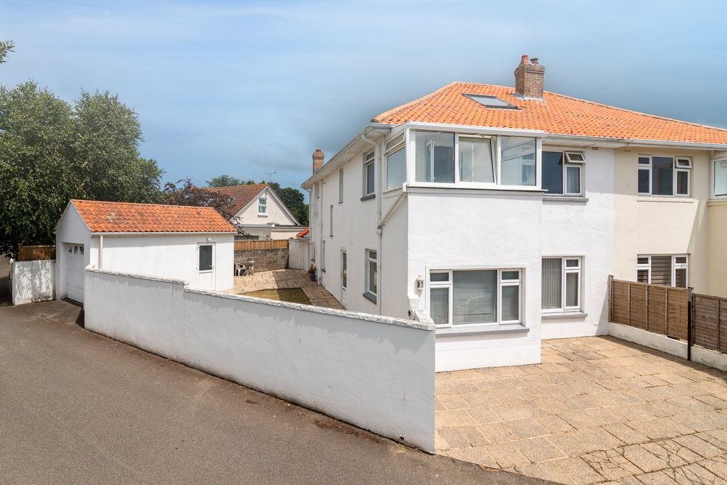 Property photo 1 of 27