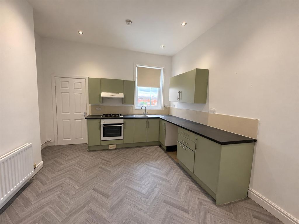 Property photo 2 of 8 Kitchen.Png