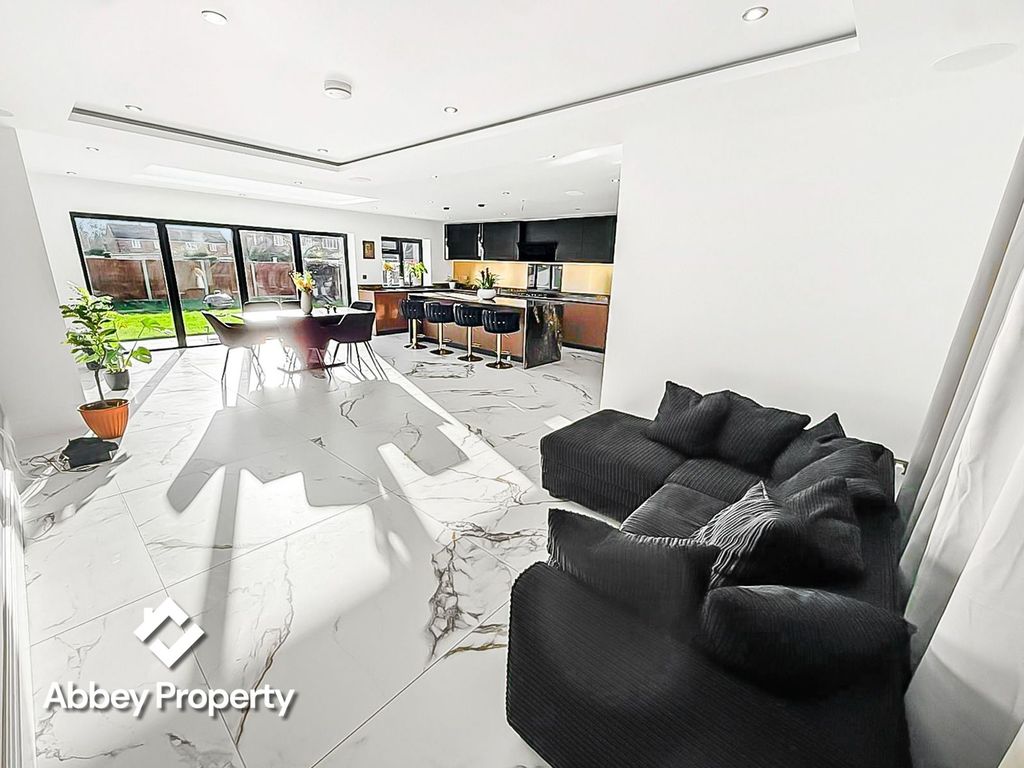 Property photo 2 of 29