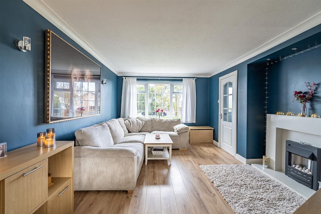 Property photo 2 of 15 Living Room