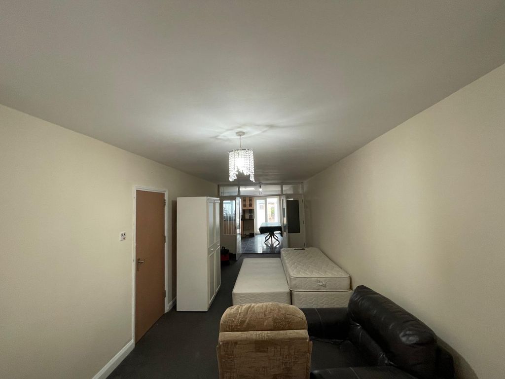 Property photo 3 of 14 Gallery