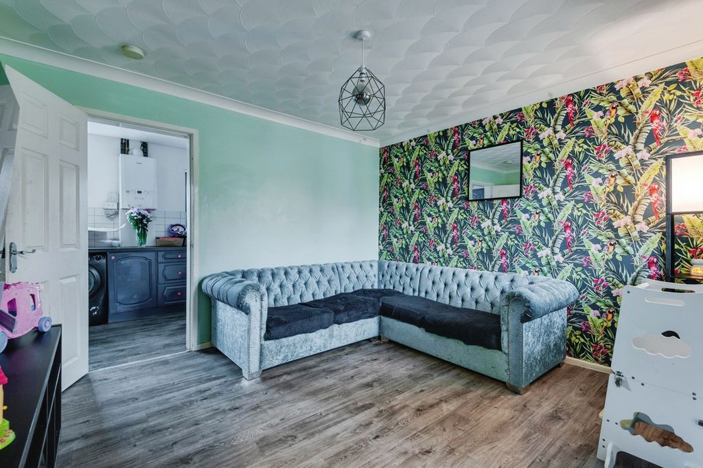 Property photo 3 of 17 Pbox-Img.Jpg