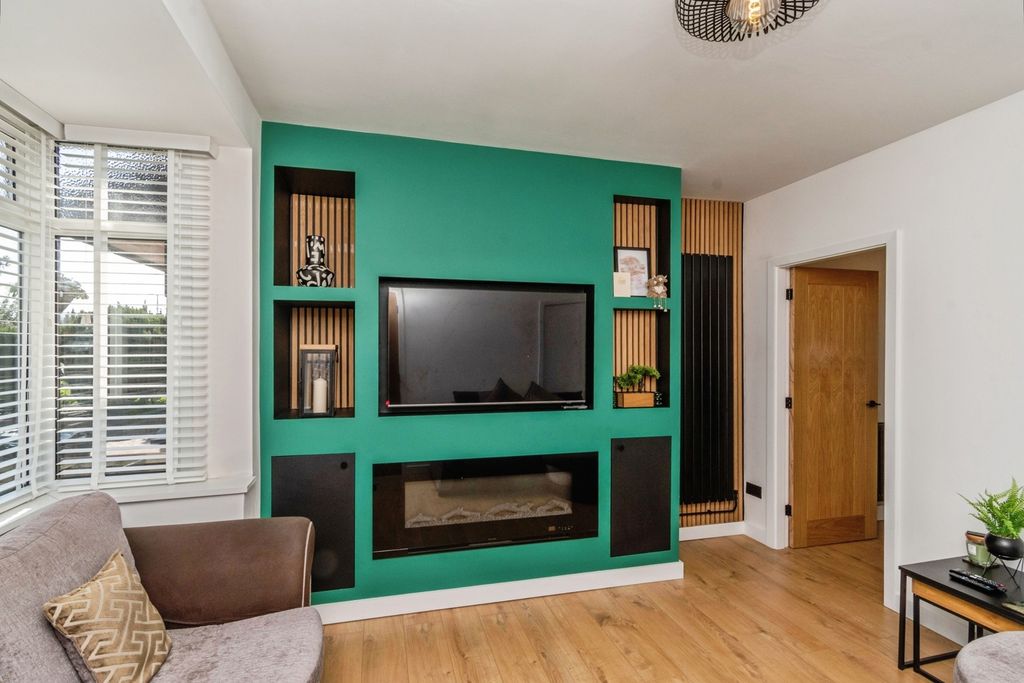 Property photo 3 of 20 Pbox-Img.Jpg