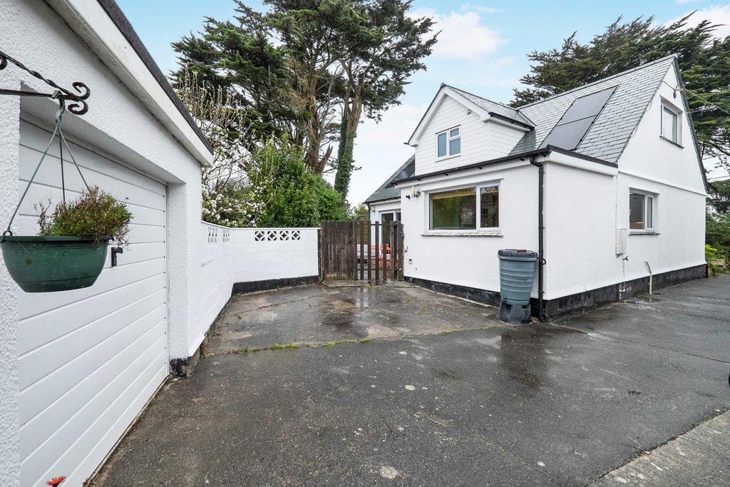 Property photo 2 of 24 Pbox-Img.Jpg