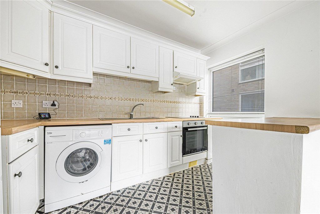 Property photo 2 of 15 Picture No. 05