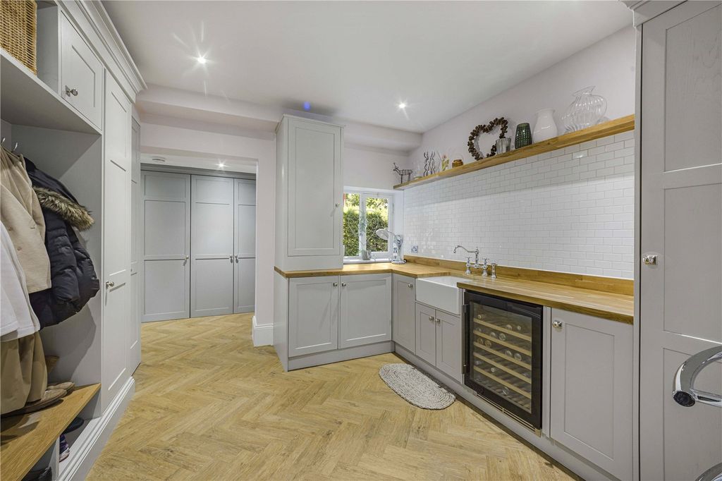 Additional image 12 of 5 bed detached house to rentAlan Drive, Hale, Altrincham, Greater Manchester WA15