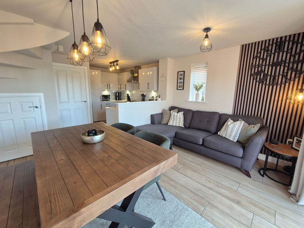 Property photo 3 of 21 Kitchen/Diner