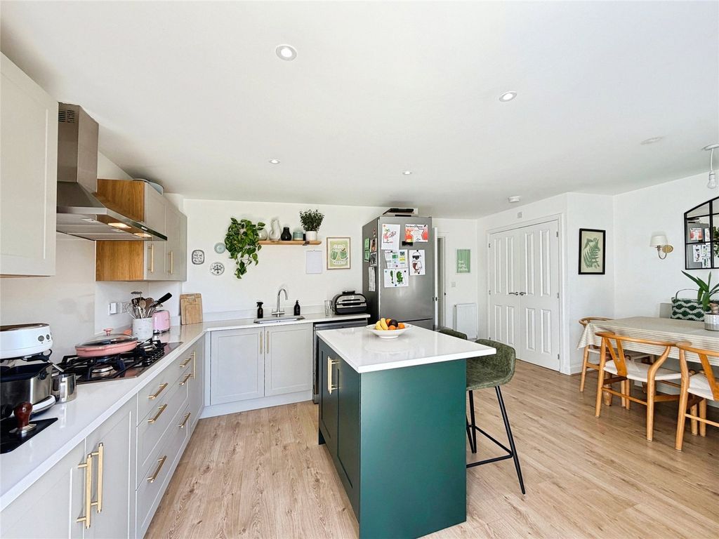 Property photo 2 of 20 Picture No. 21