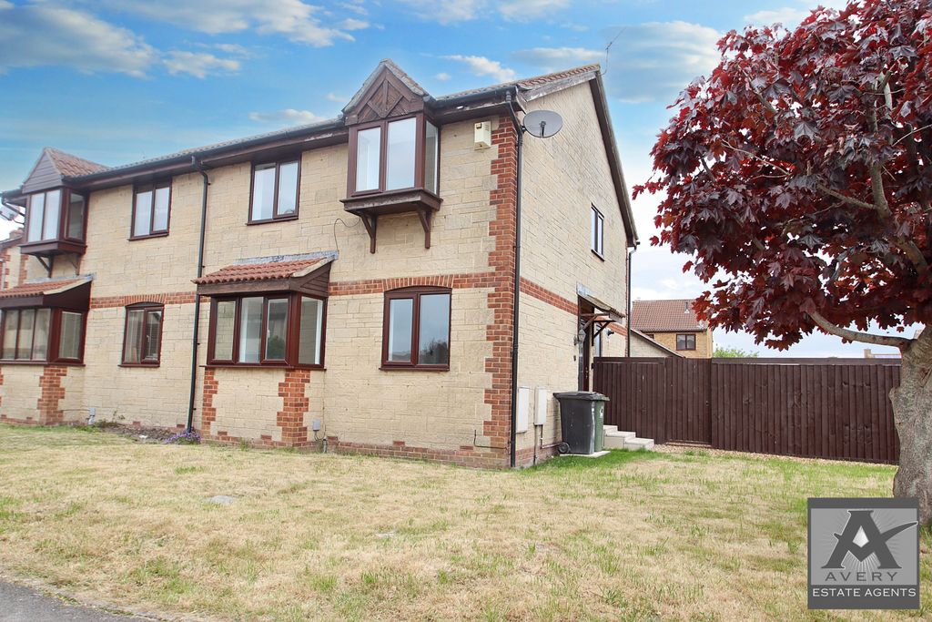 Property photo 1 of 17 4 Bed Semi Detached House