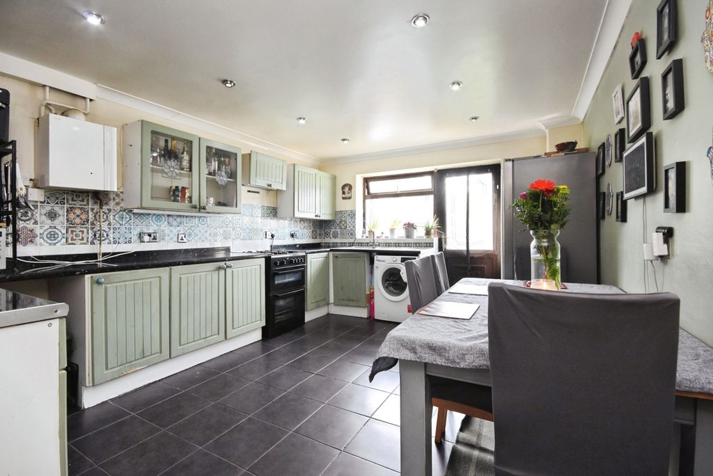 Property photo 2 of 20 Pbox-Img.Jpg
