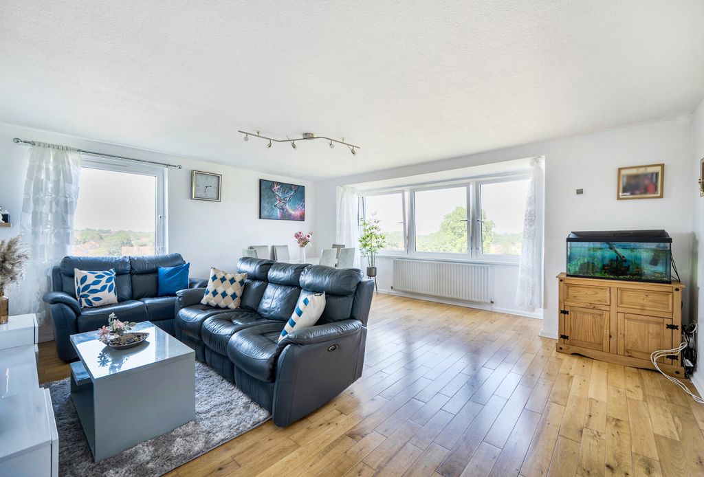 Property photo 1 of 10 1464390-11-6A16F5...