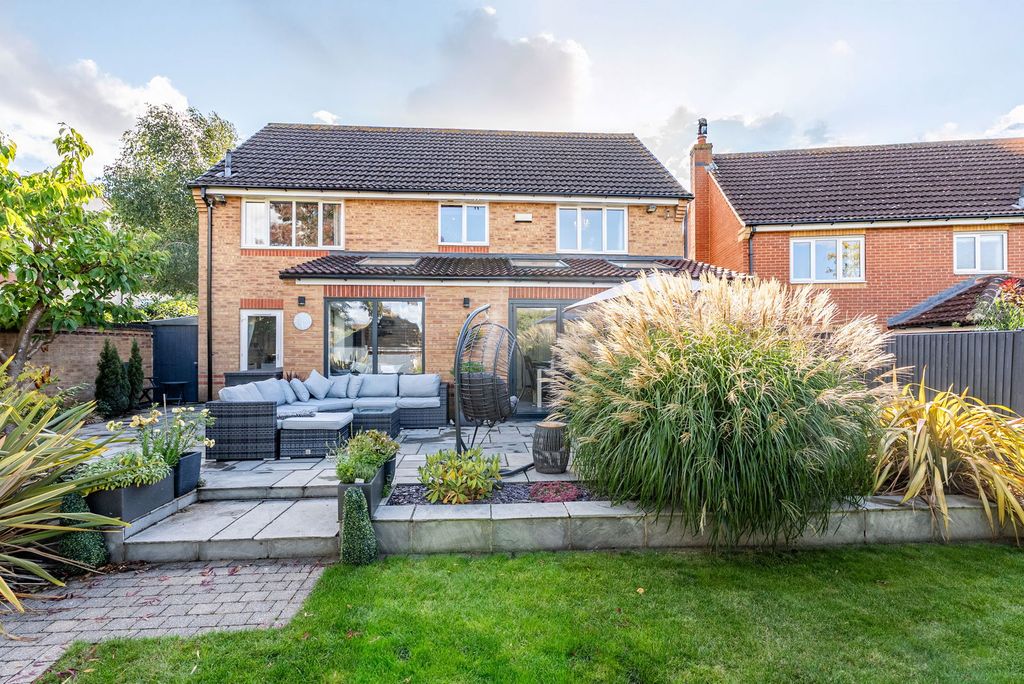 Property photo 2 of 54