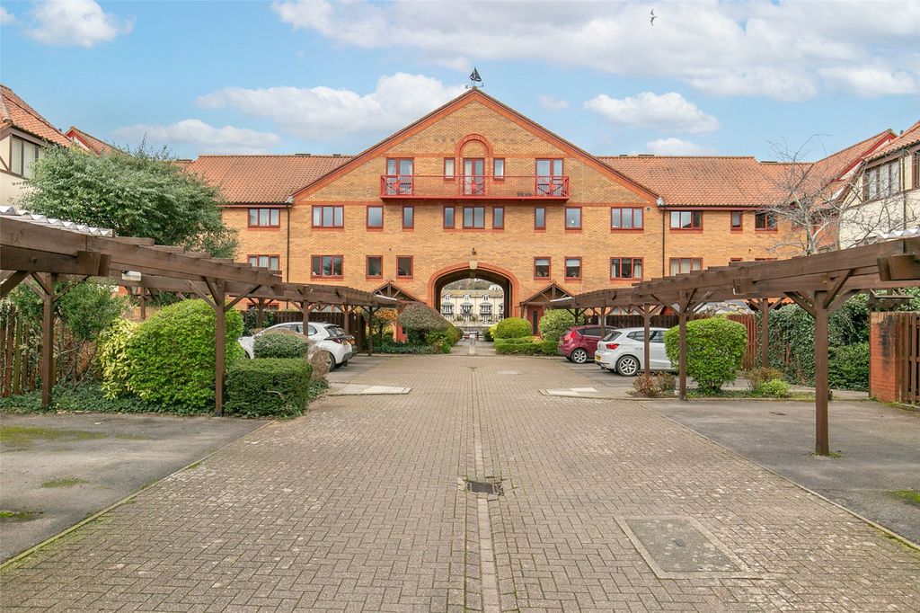 Property photo 2 of 12 Picture No. 11