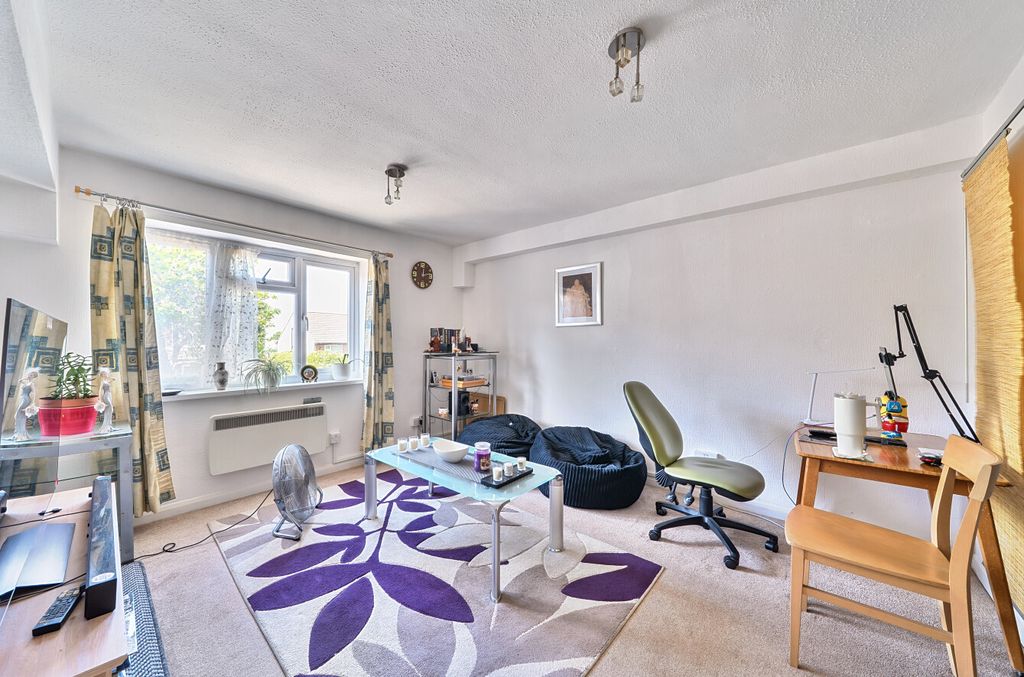 Property photo 2 of 18 1312394-8-6862792F7Eab6