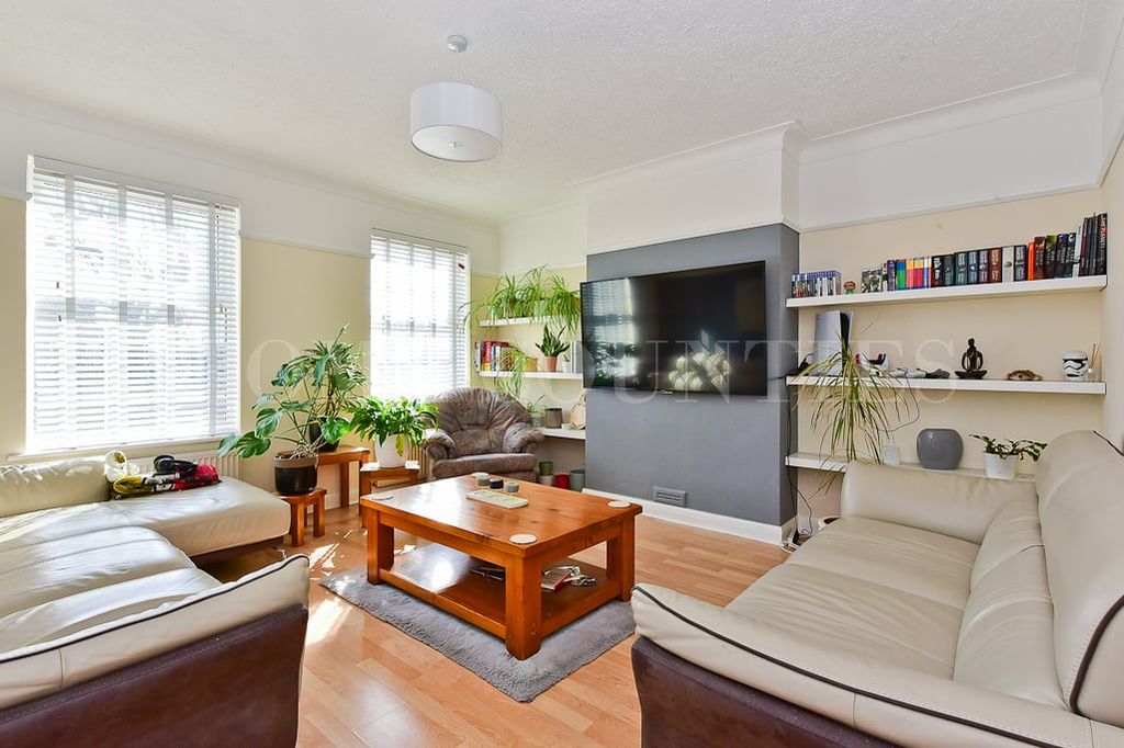 Property photo 2 of 18