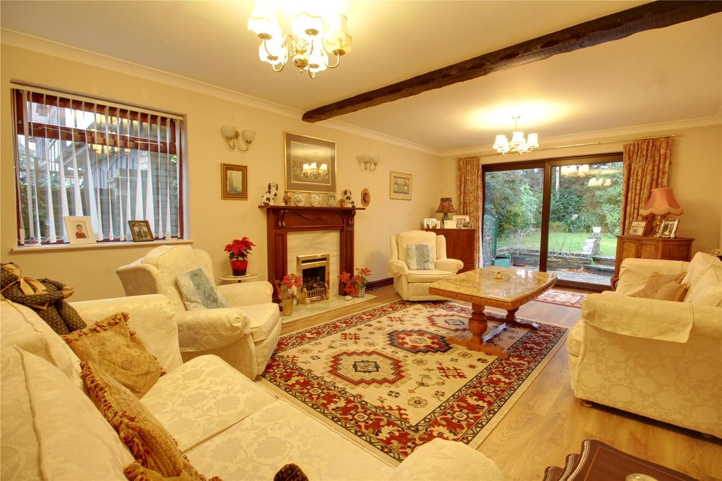 Property photo 3 of 16 Picture No. 12