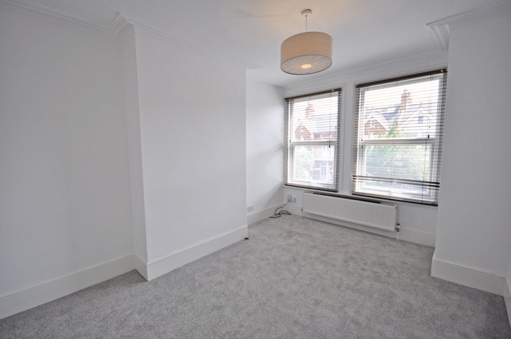 Property photo 2 of 7 Photo 6