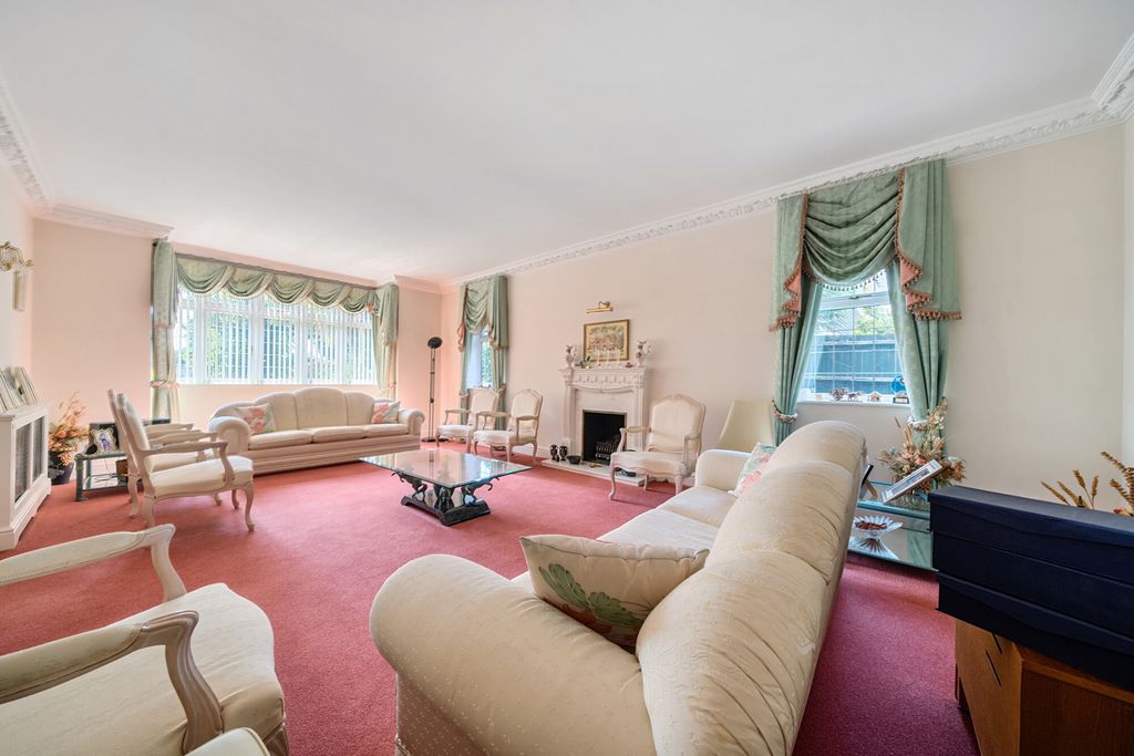 Property photo 2 of 24 1312086-14-6851Ae...