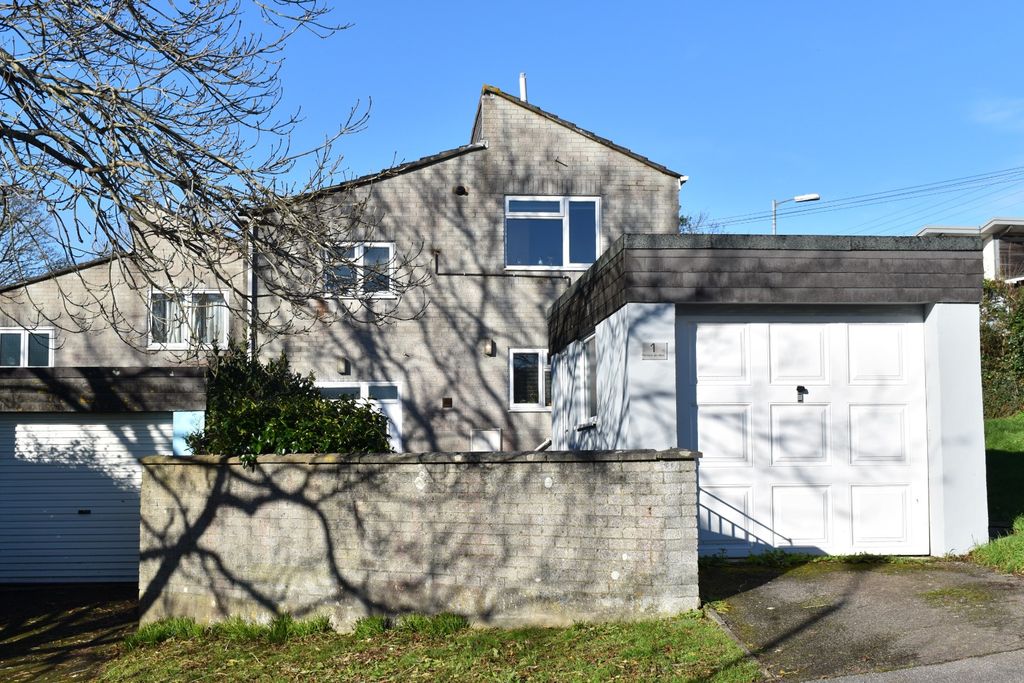 Property photo 3 of 20