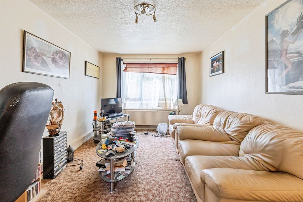 Property photo 3 of 16