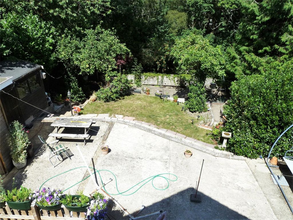 Property photo 3 of 23 Picture No. 21
