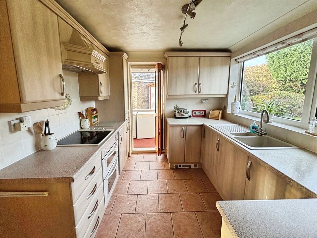 Property photo 3 of 22 Kitchen