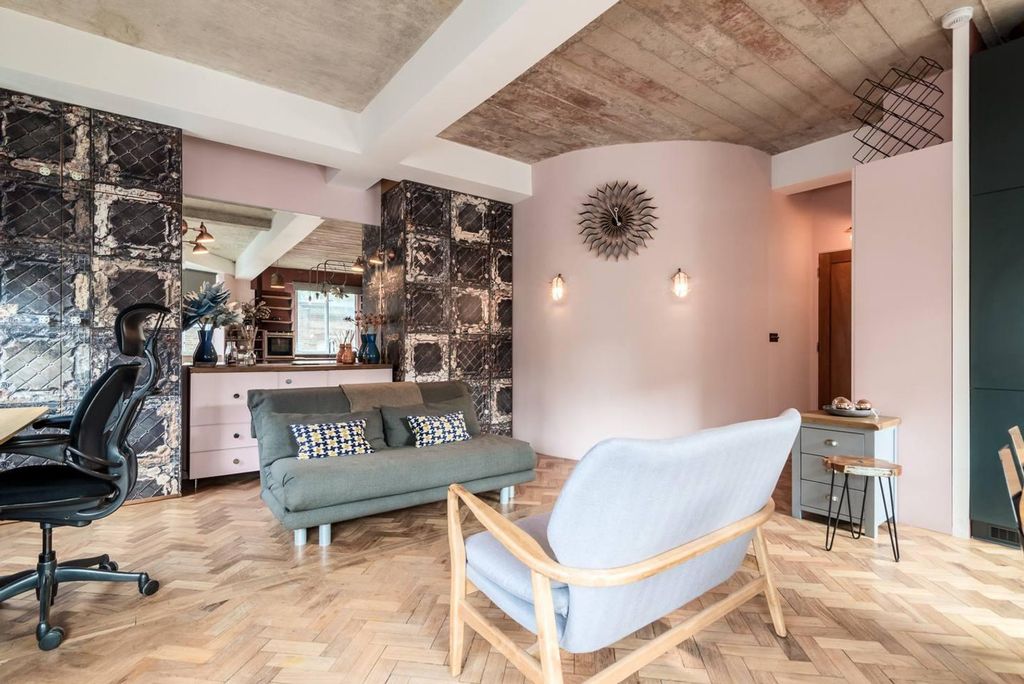 Property photo 1 of 16 Living Room