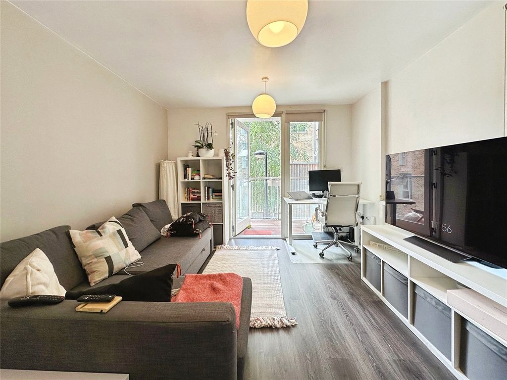 Property photo 2 of 8 Picture No. 13