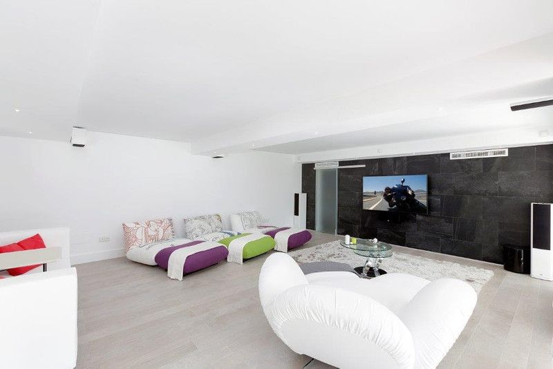 Property photo 3 of 21