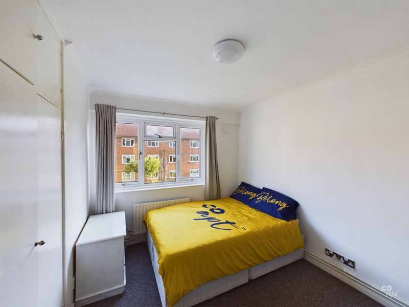 Property photo 3 of 9 Bed 2