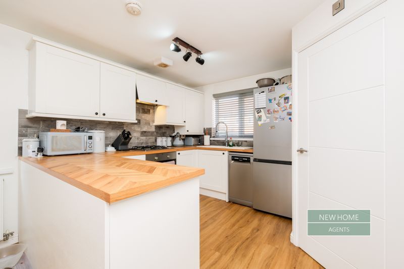 Property photo 3 of 21 Photo 12